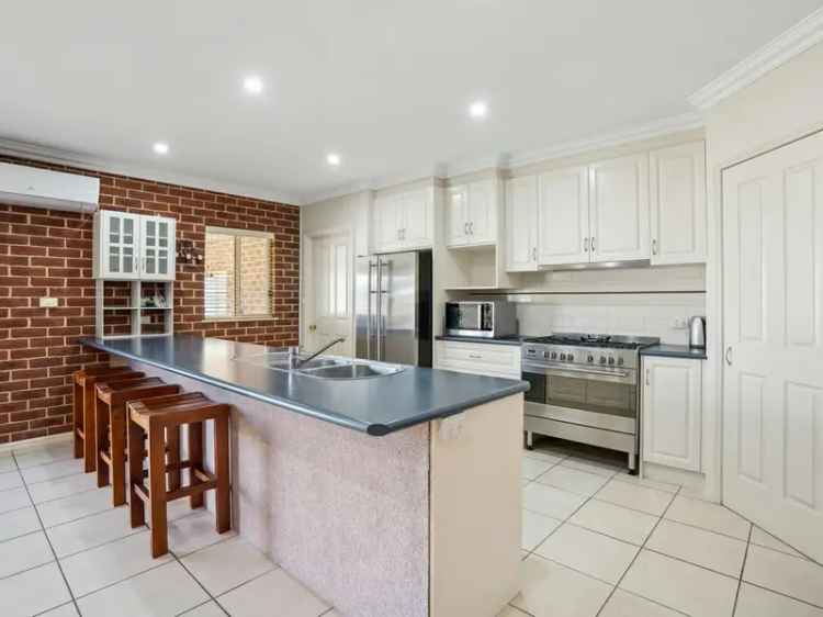 Well Designed Family Home in Palm Avenue Leeton