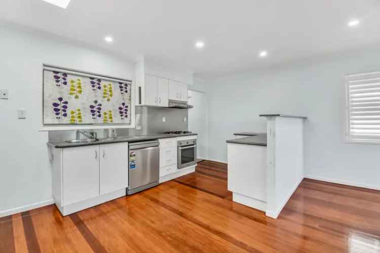 3 Bedroom Home in Prime Caloundra Location!