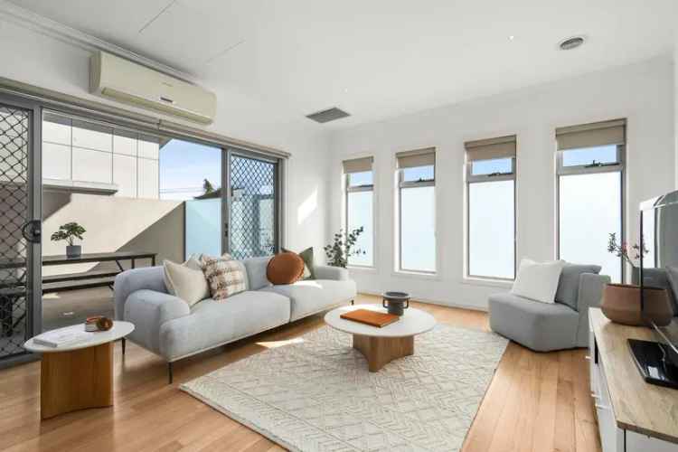 House For Sale , 26, Middle Road, Melbourne, Victoria