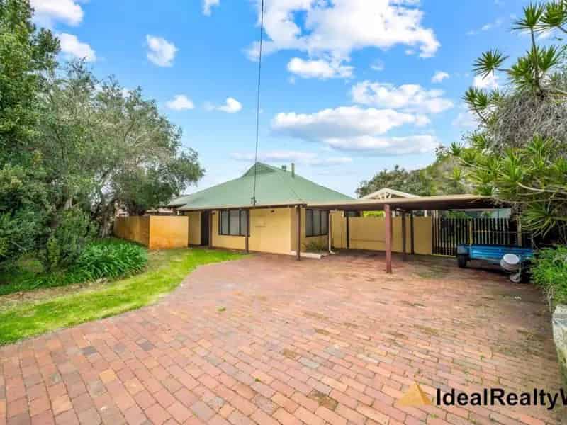 House For Sale , 135, Burrendah Boulevard, City of Canning, Western Australia