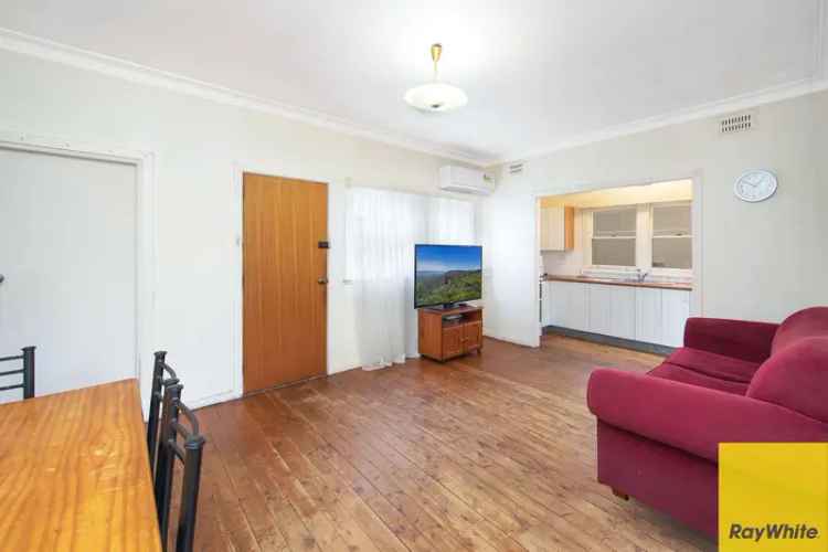 Rent a Charming Two Bedroom Cottage in Umina Beach