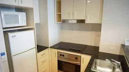 Rent 1 Room Apartment in Brisbane City with Modern Amenities