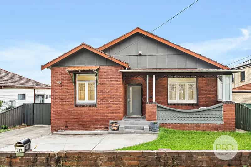 A Renovated Classic With Size, Position & Duplex Potential