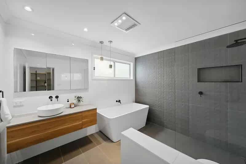 Real Estate For Sale - 32 Wimbledon Grove - Garden Suburb , NSW