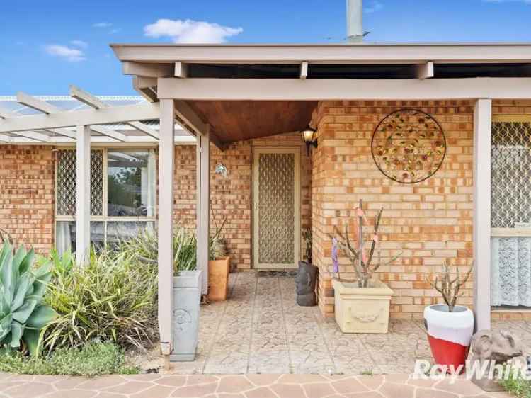 Spacious Family Home Near Doddis Beach