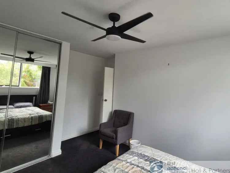 173m² Townhouse Melbourne 2 Bedrooms Ducted Heating