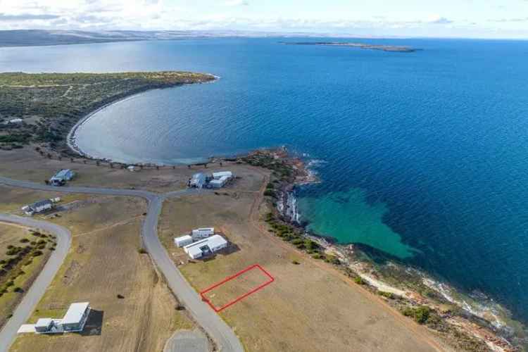 Build here on the water. Enjoy the coast.