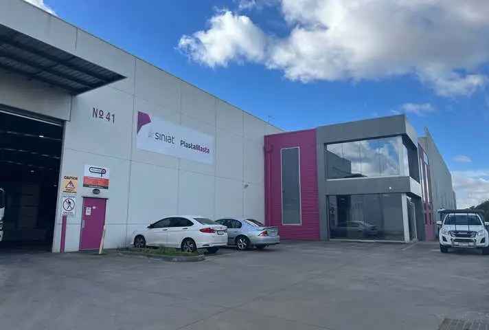 Derrimut Office Warehouse For Lease 1888sqm