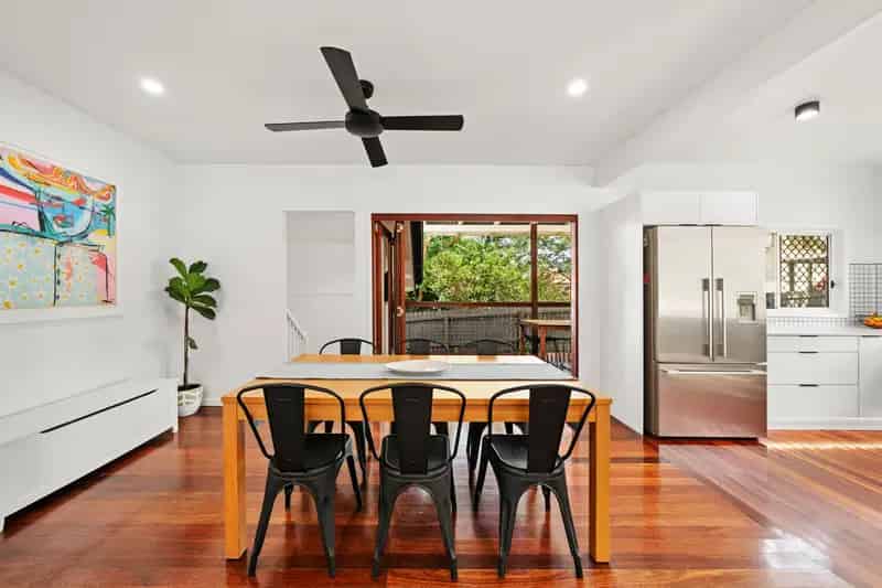 STYLISH RENOVATION IN A PRIME PARKSIDE CUL-DE-SAC