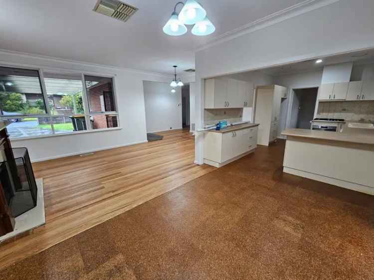 4 Room 224m² House Near Deakin University Melbourne