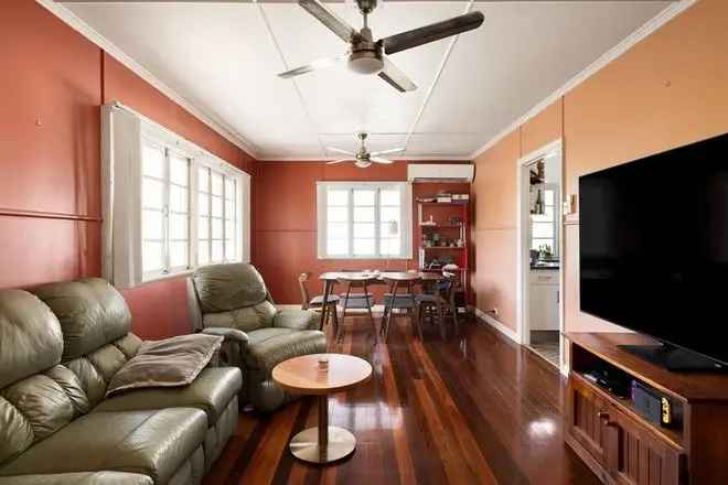 House For Sale in 86, Gordon Parade, Brisbane City, Queensland