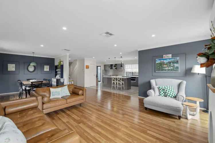 Nicholls ACT Family Home 4 Bed 2.5 Bath Double Garage