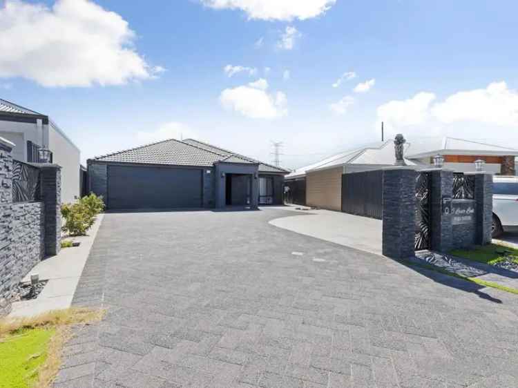 Luxury 731m² Home 358m² Built 6 Car Garage Modern Design