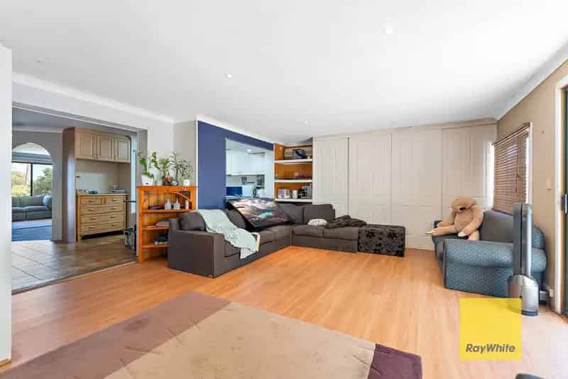 Convenient Location & Zoned R20/60
