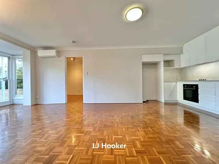 Killara Fully Renovated 1 Bed + Study Flat