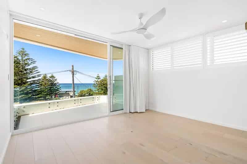 Lease Beachside Luxury Home in Cronulla with Stunning Ocean Views