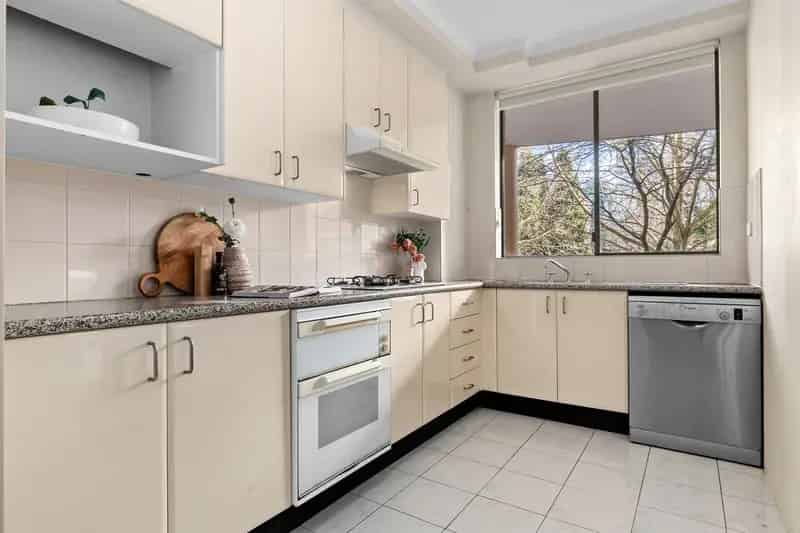 Rent secure two bedroom apartment in St Leonards with resort facilities