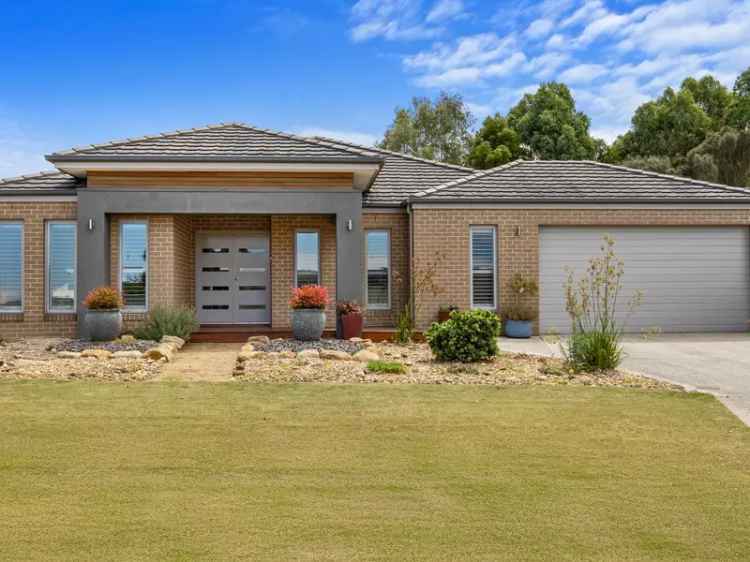 Expansive Family Retreat with Coastal Elegance Inverloch