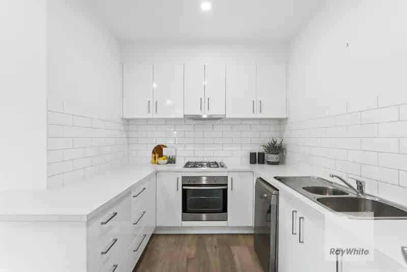 Buy House in Ardeer with Low Maintenance Features and Spacious Living Areas