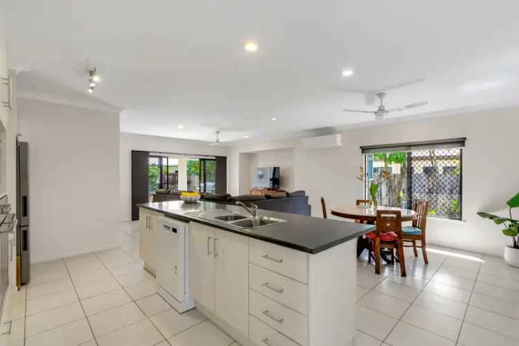 Parklife! Spacious Family Home Overlooking Landscaped Parklands