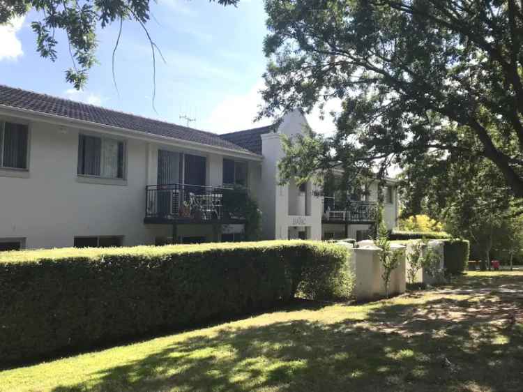 Rent Two Bedroom Apartment in Central South Canberra with Modern Amenities