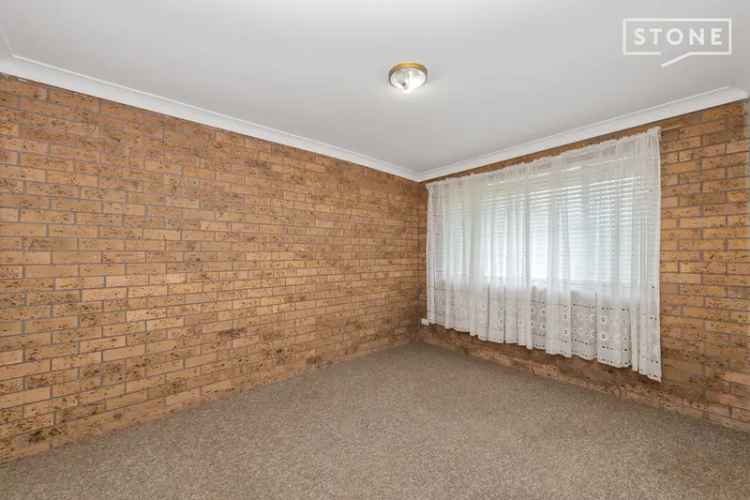 Lease Cozy Brick Unit in Weston with One Bedroom and Car Spot