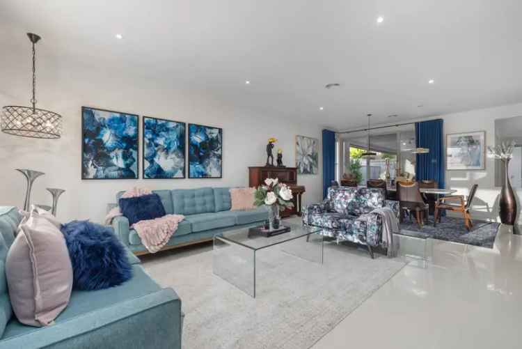 GLAMOUR PACKED ENTERTAINER IN WAVERLEY PARK ESTATE