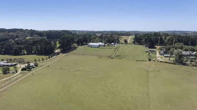Buy rural property in Mornington Peninsula with stunning views and infrastructure