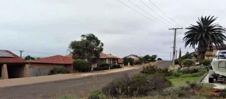 VACANT LAND IN POPULAR LOCATION