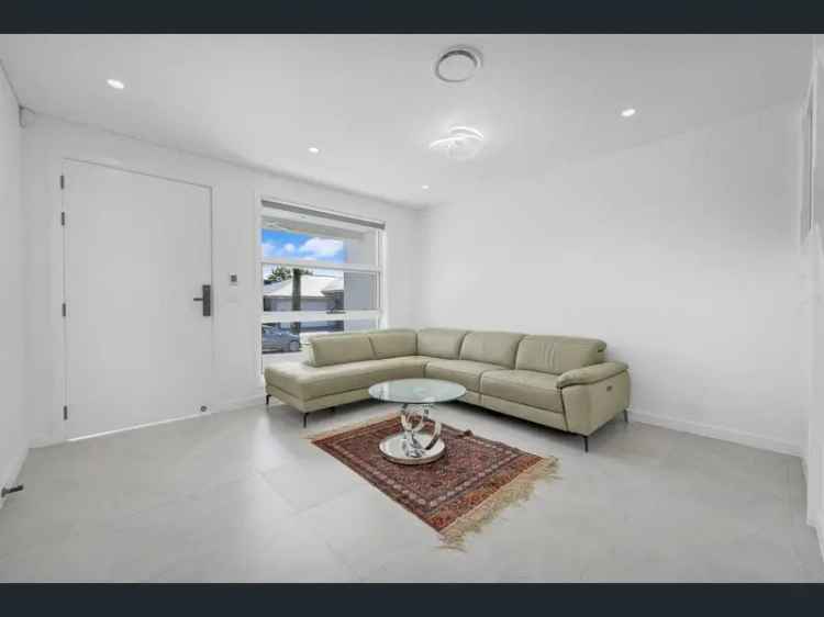 Spacious NEW torrens title duplex - 12 month lease $850/ week