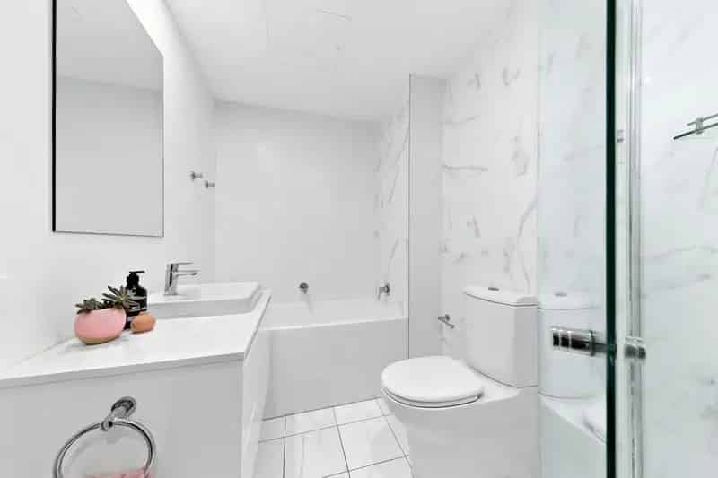 Real Estate For Lease - 8/32 Essex Street - Epping , NSW