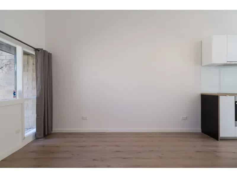 Gorgeous Townhouse & What A Location!