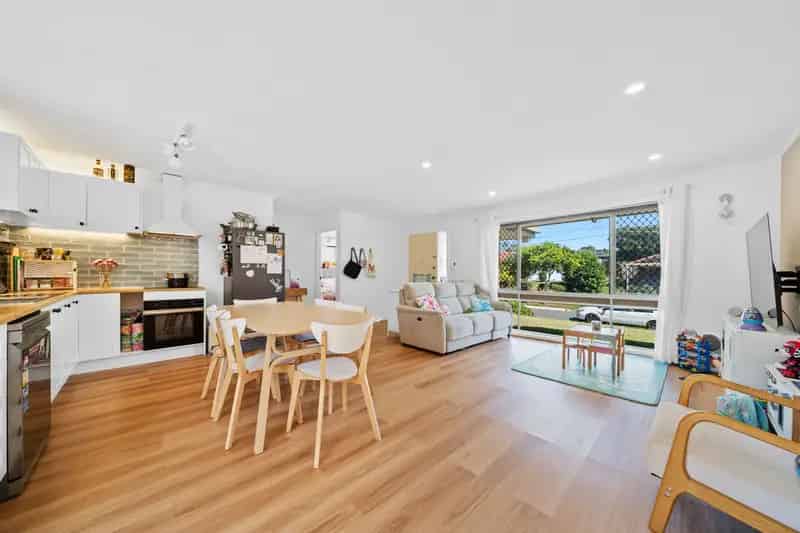 Fully Renovated Family Home, Located in the Heart of Springwood!