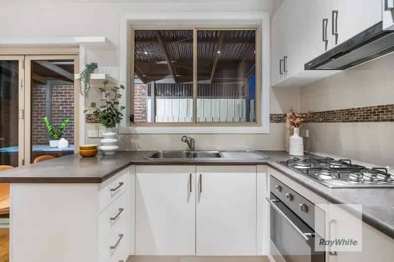 Buy House in St Albans with Two Bedrooms and Low Maintenance Backyard