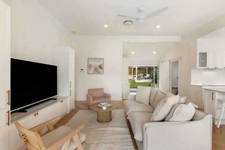 Buy House in Brisbane with Luxury Features and Modern Comfort