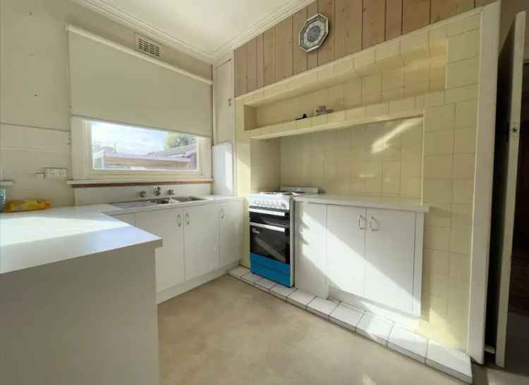 3 Bed Home on 601sqm Allotment - Renovation or Redevelopment Potential