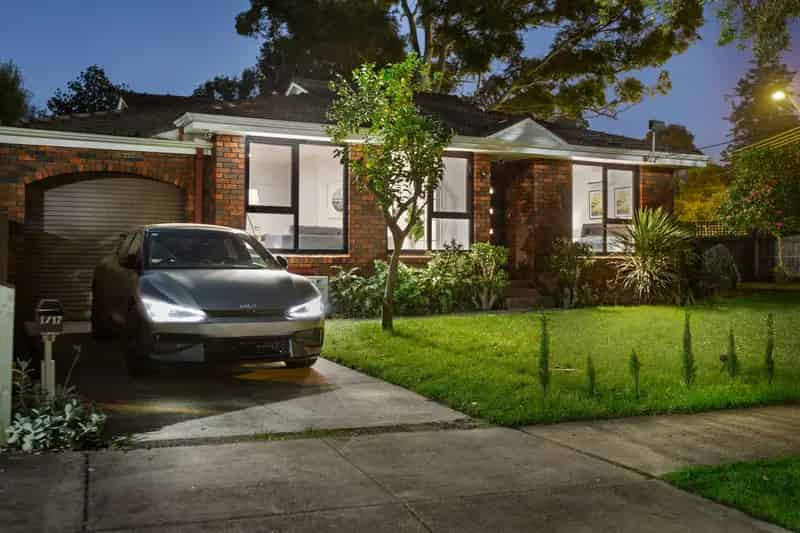 For Sale Stylish Villa in Box Hill with Modern Features