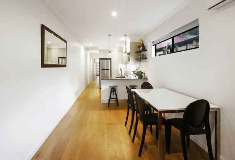 Renovated Newtown Terrace - 2 Beds, Lock-up Garage, Sunny Deck