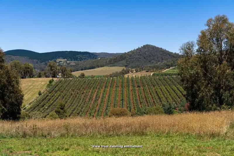 Rent rural property in Nashdale with stunning views and orchard