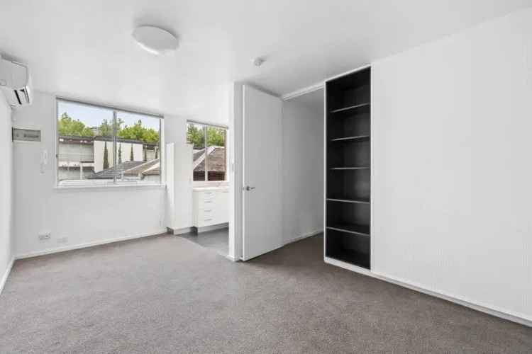 Boutique 1-Bed St Kilda Apartment Near Chapel Street