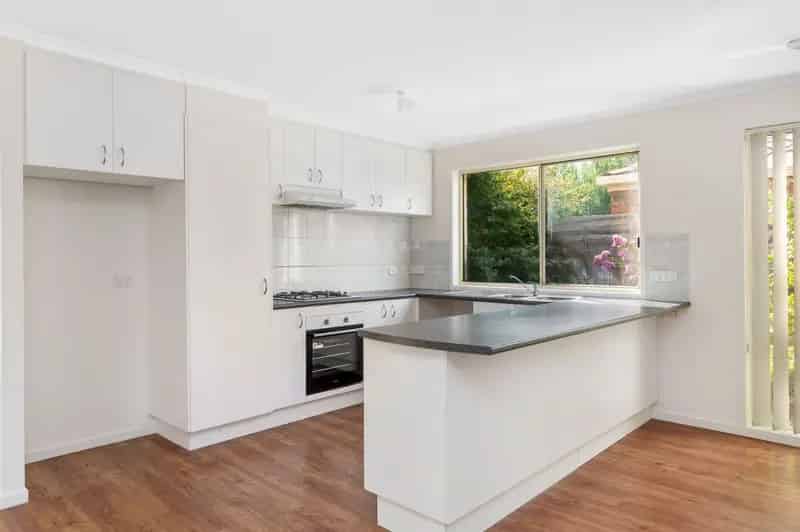 Real Estate For Lease - 31 Oakbank Boulevard - Whittlesea , VIC