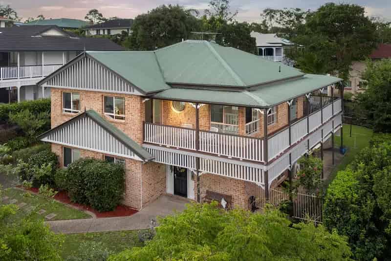 Dual Living with Bushland Aspect in Habitat Estate!