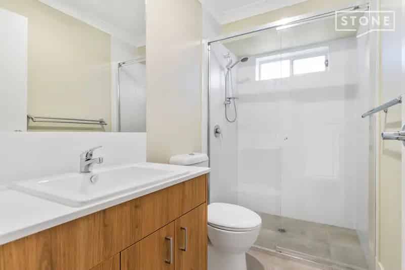 Real Estate For Lease - 2/39 Lakeside Circuit - Cessnock , NSW