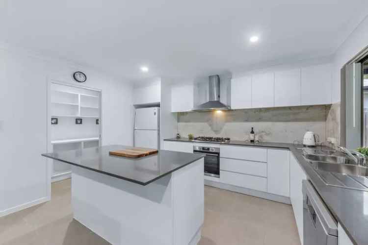 House For Sale in Cannonvale, Queensland