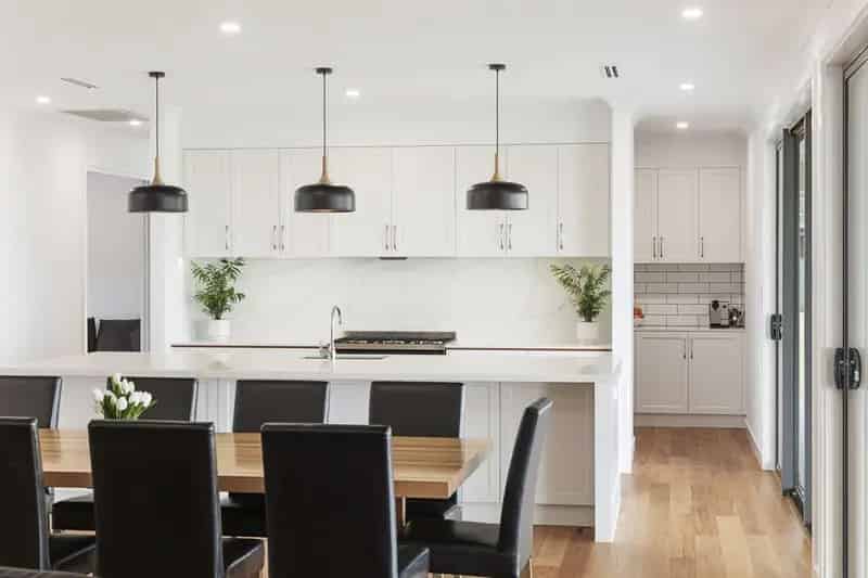 Buy Rural Property with 5 Bedrooms and Grape Plantation in Virginia