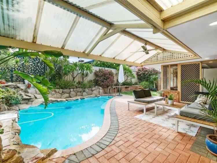 4 Bed 2 Bath Family Home with Pool in Woodvale