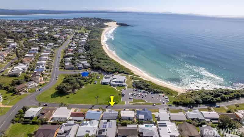 Buy four bedroom beach house in Forster with ocean views