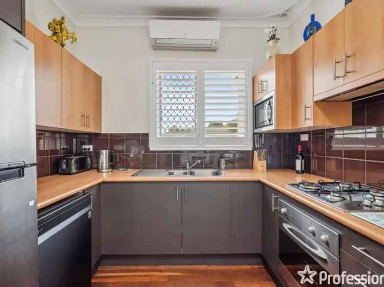 Stylish 3-Bedroom Home Near Perth Airport