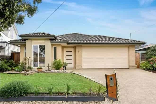 House For Sale in 5, Second Avenue, Melbourne, Victoria