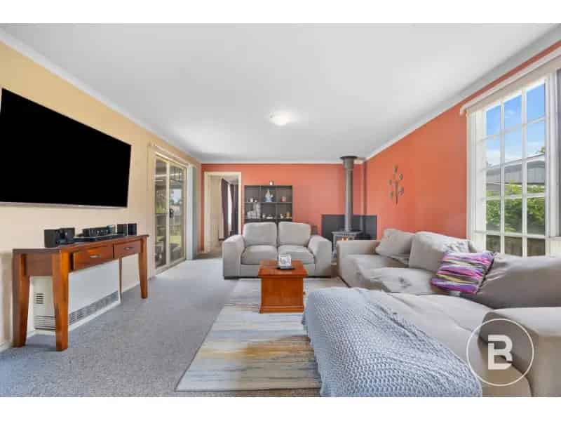 Charming Three Bedroom Home In Soldiers Hill